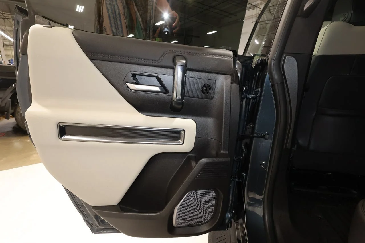 Used 2026 Graphite Blue Metallic GMC 2X image 19