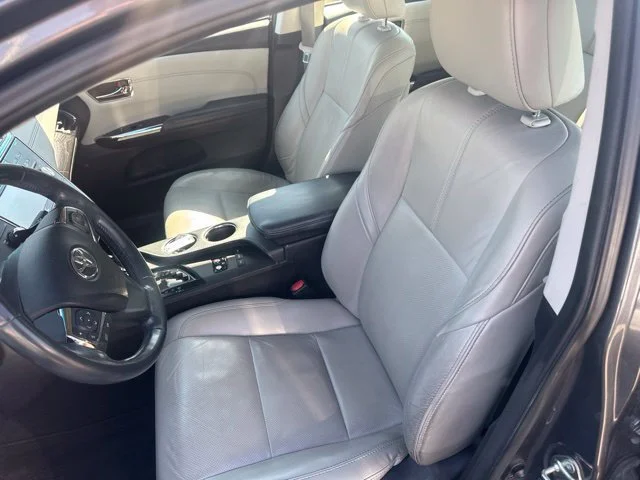 Used 2018 Magnetic Gray Metallic Toyota Limited image 6