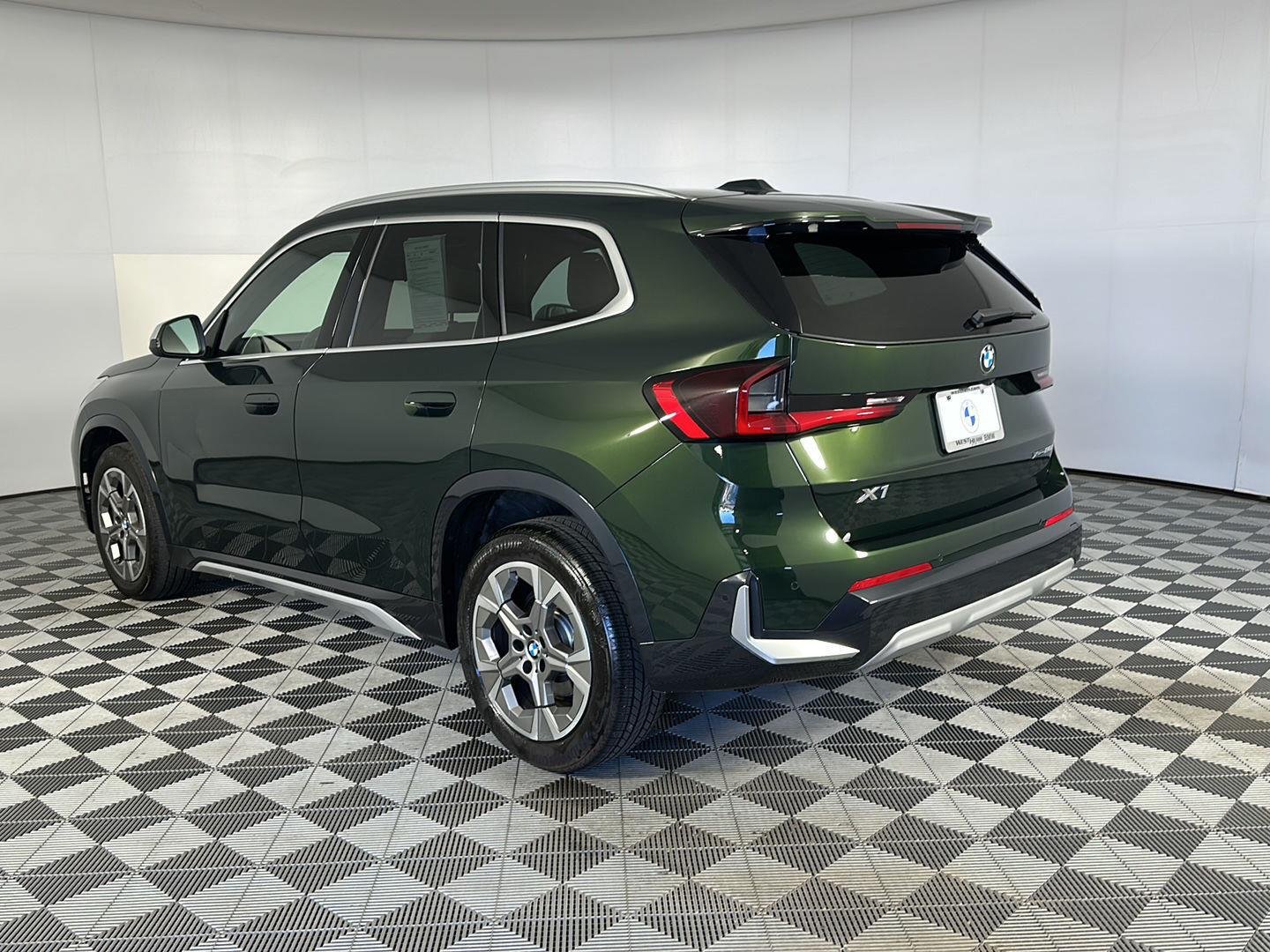 Used 2023 San Remo Green Metallic BMW xDrive28i image 20