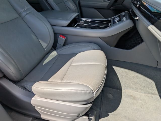 Used 2021 Black Lincoln Reserve image 28