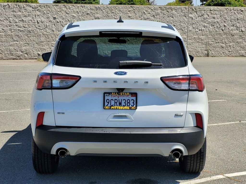 Certified Used 2022 Oxford White Ford SE image 5