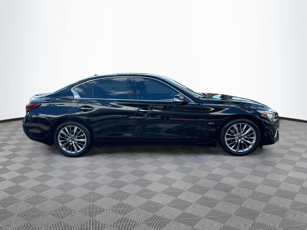 Used 2019 Black INFINITI 3.0t LUXE image 5