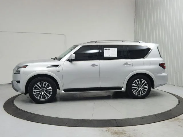 Used 2022 Silver Nissan SL image 4