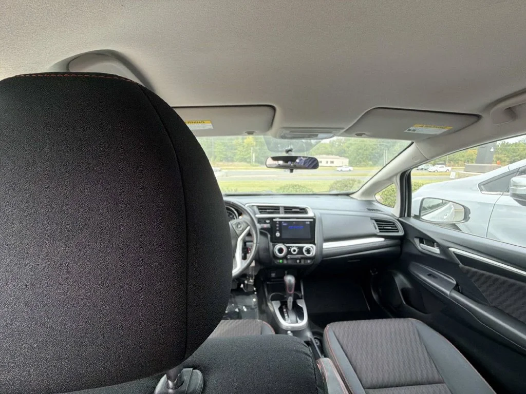 Used 2018  Honda Sport image 12