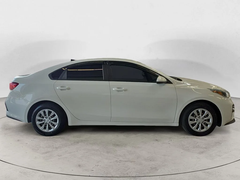 Used 2021 White Kia FE image 4