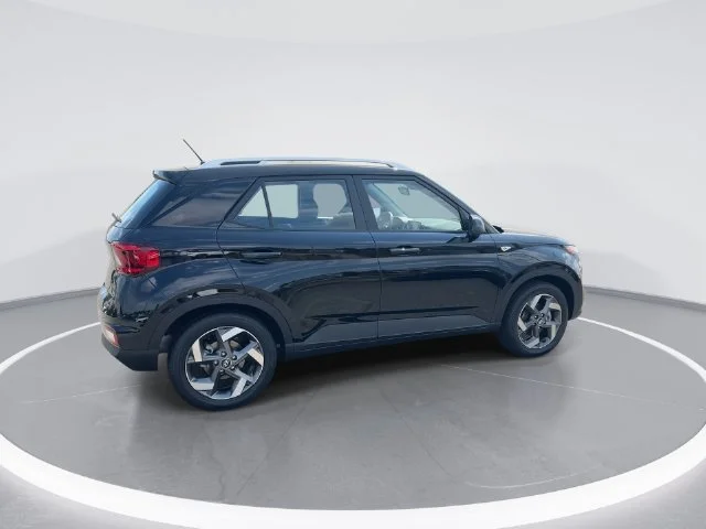 Used 2026 Black Hyundai SEL image 8