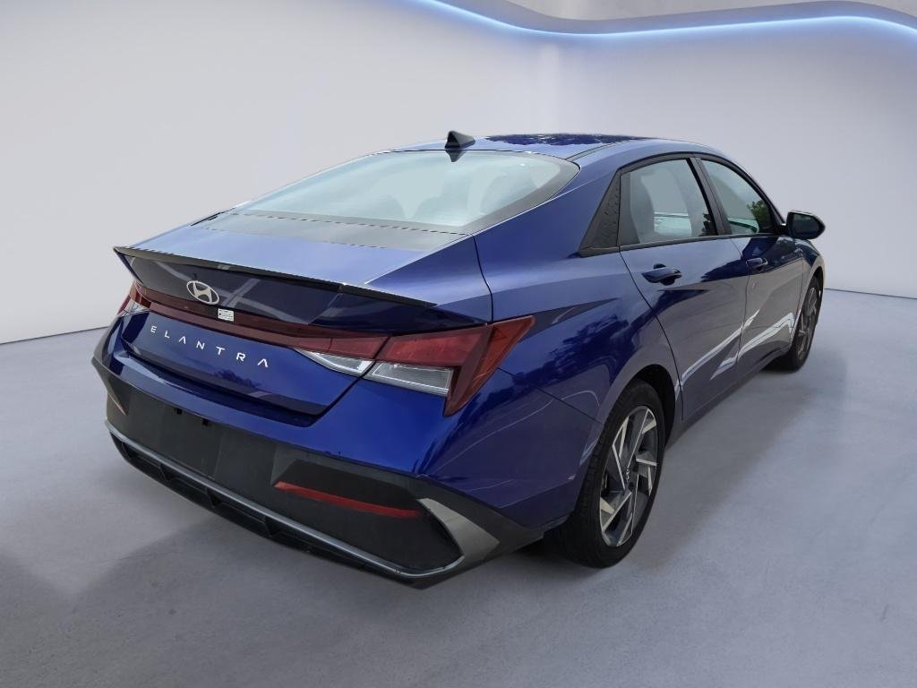 Used 2025 Intense Blue Hyundai SEL Sport image 5