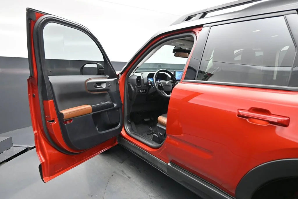 Used 2023 Red Ford Badlands image 8
