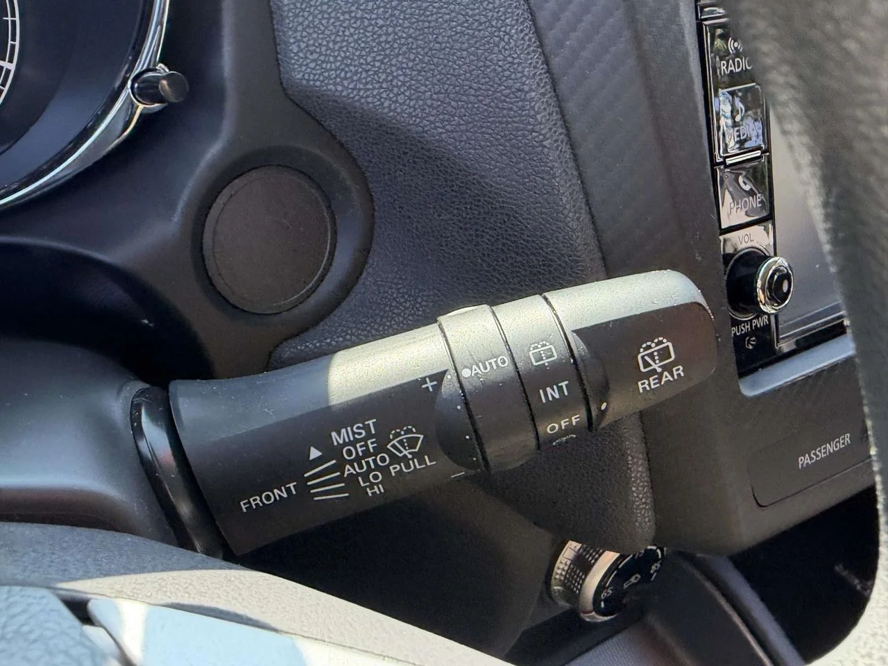 Used 2022 Silver Mitsubishi 2.0 ES AWC image 28