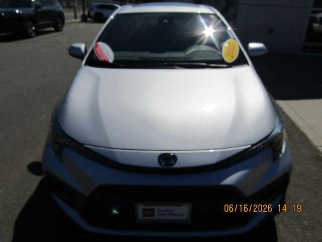Certified Used 2022 Classic Silver Metallic Toyota SE image 2