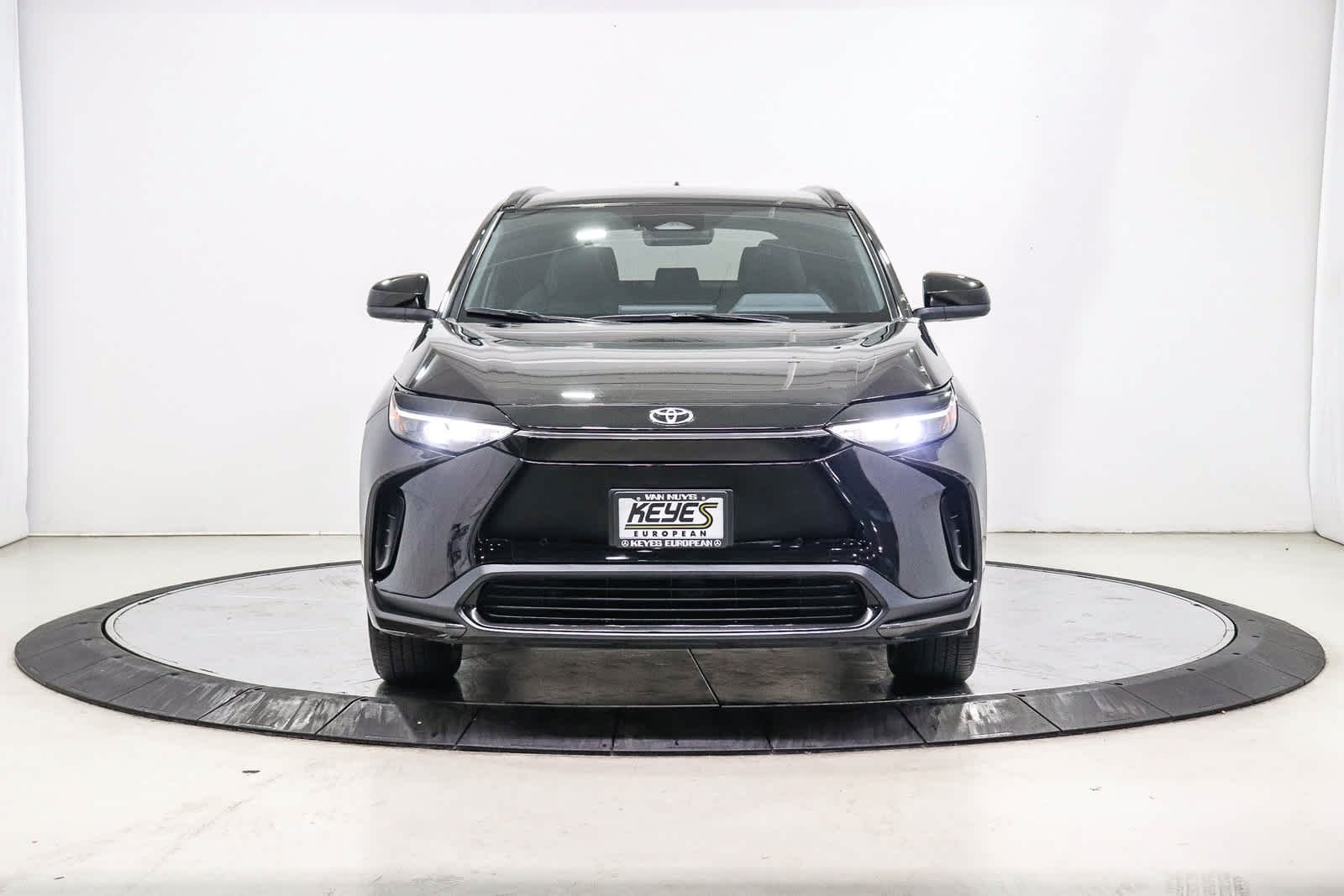 Used 2024 Black Toyota XLE image 6