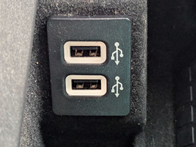 Used 2018 Black Lincoln Reserve image 24