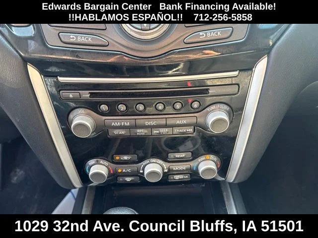 Used 2015 Silver Nissan SV image 17