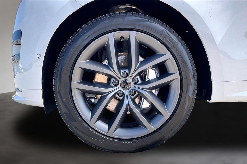 New 2026  Land Rover Dynamic SE image 12