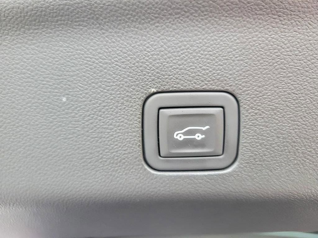 Used 2025 Red Chevrolet RST image 29