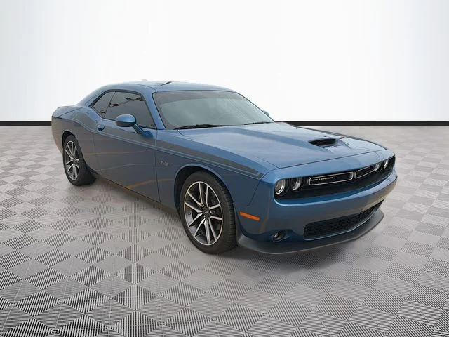 Used 2023  Dodge R/T image 1