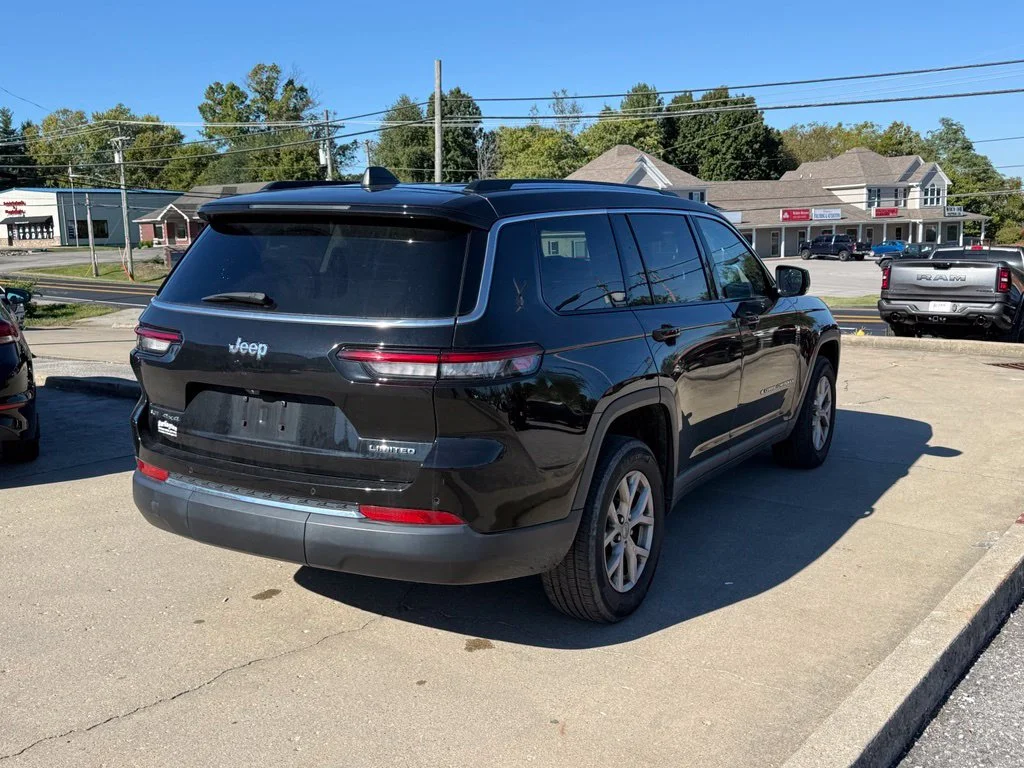 Used 2022 Black Jeep Limited image 6