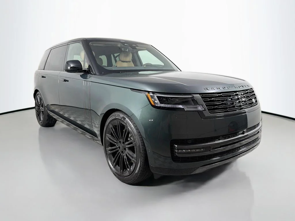 New 2026 Belgravia Green Land Rover SE 7 Seats image 3
