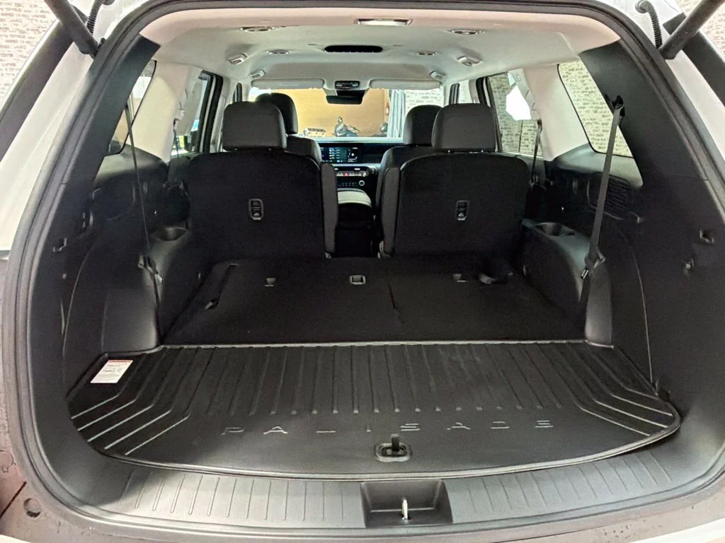 New 2027 Creamy White Pearl Hyundai SEL image 18