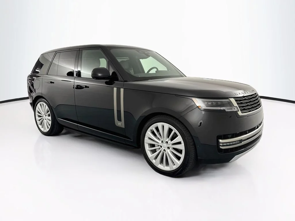 Used 2024 Black Land Rover SE image 3