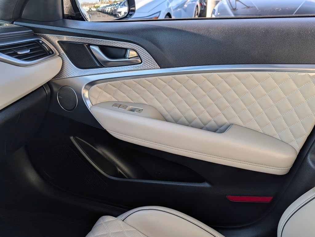 2023 GENESIS G70 Standard - Photo 25