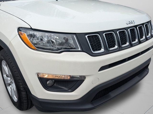 Used 2021 White Jeep Latitude image 49