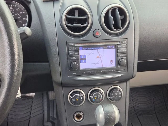 Used 2013 Blue Nissan S image 16