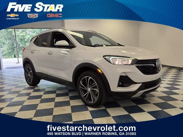 Used 2021 WHITE FROST TRICOAT Buick Select image 1