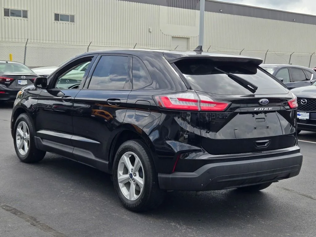 Used 2021 Black Ford SE image 14