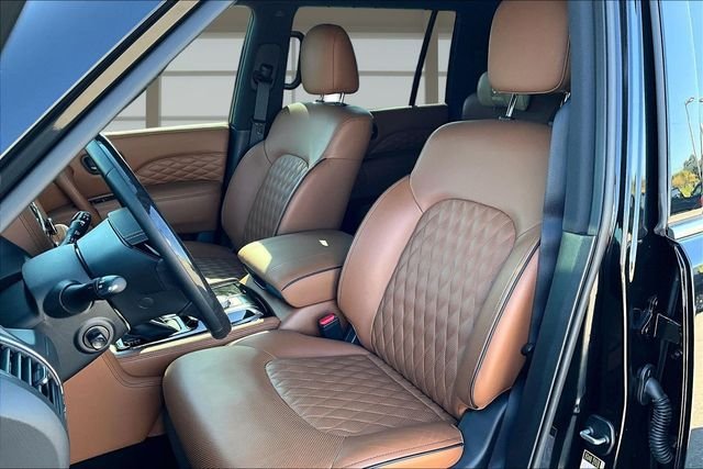 Used 2024 Black INFINITI Sensory image 25