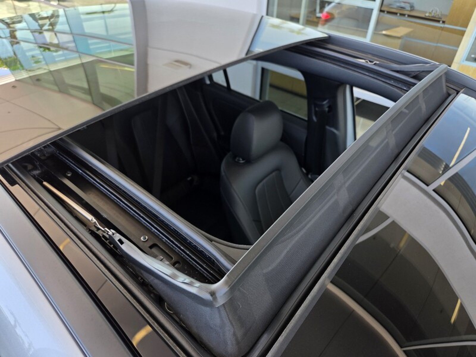 New 2026 Cirrus Silver Metallic Mercedes-Benz GLA 250 SUV image 19