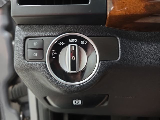 Used 2012 Gray Mercedes-Benz GLK 350 image 23