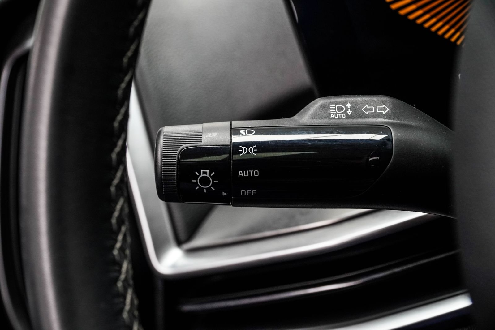 Used 2025 Black Kia S image 33