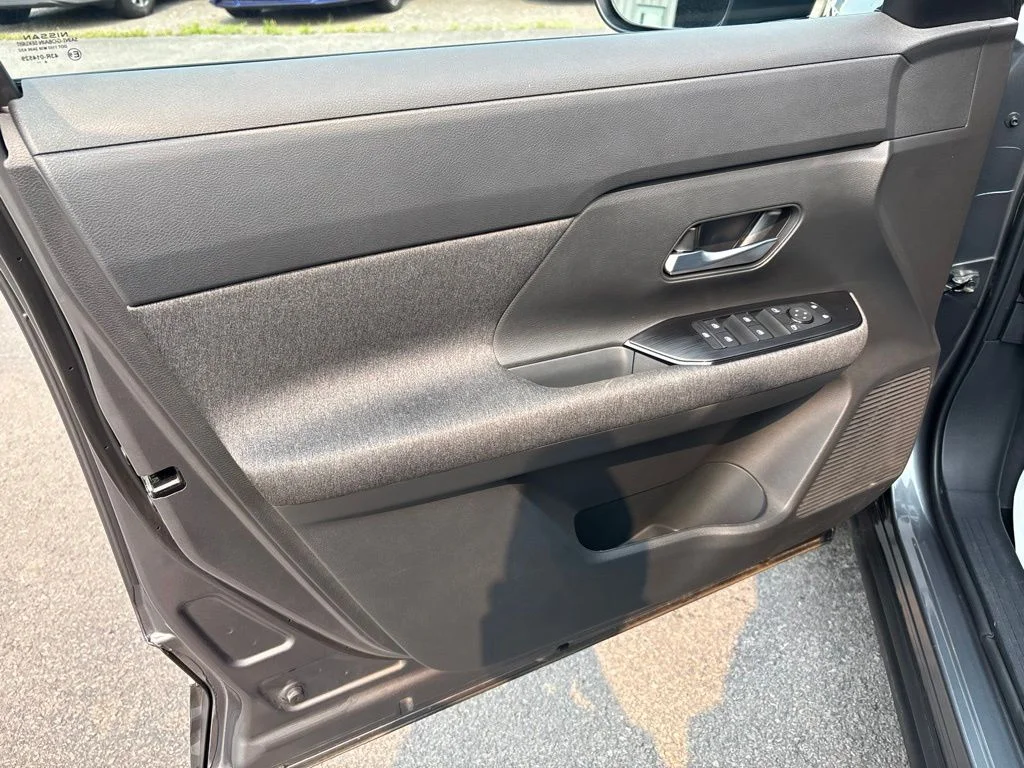 Used 2025 Gray Nissan SV image 18