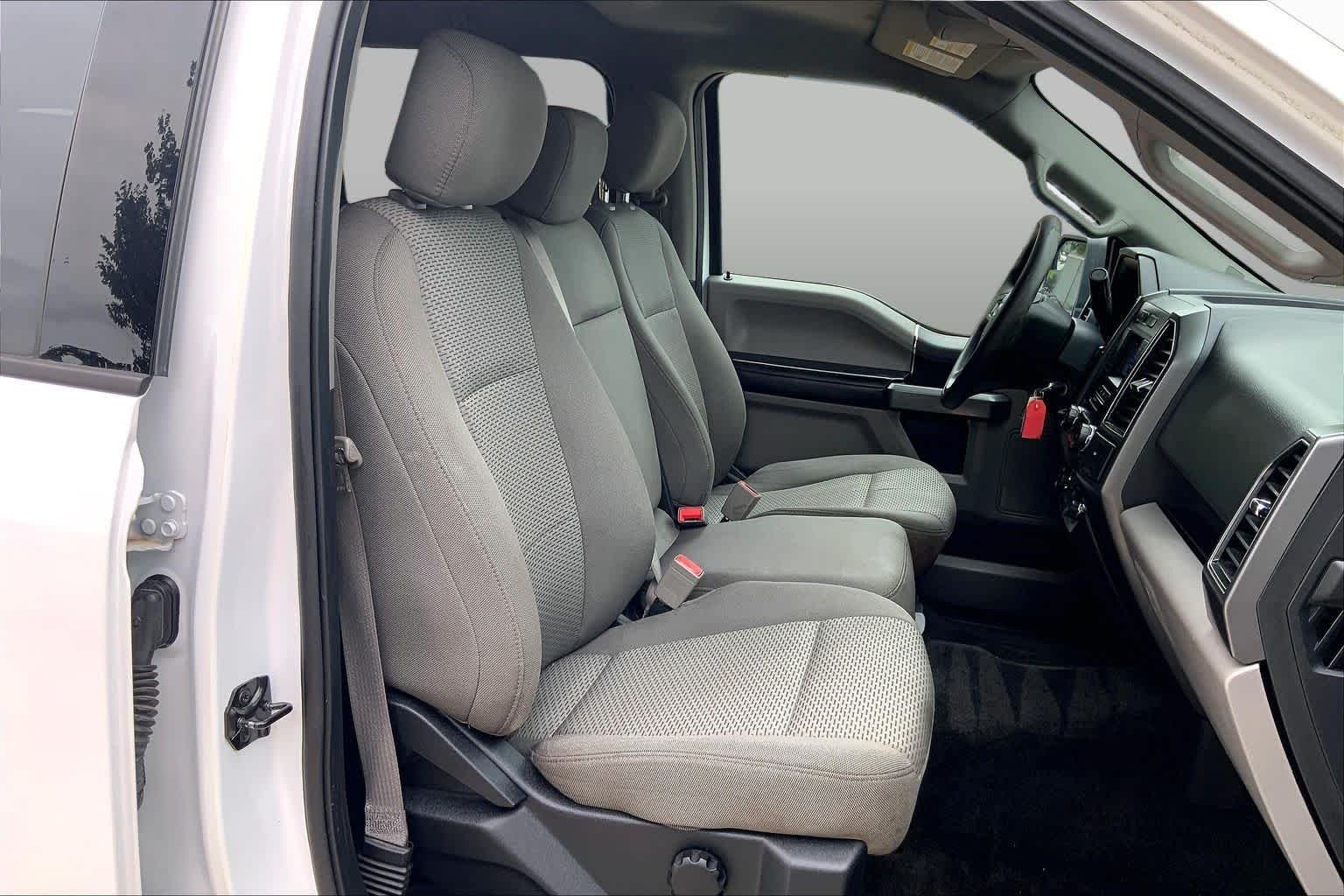 Used 2018 Oxford White Ford XLT image 9