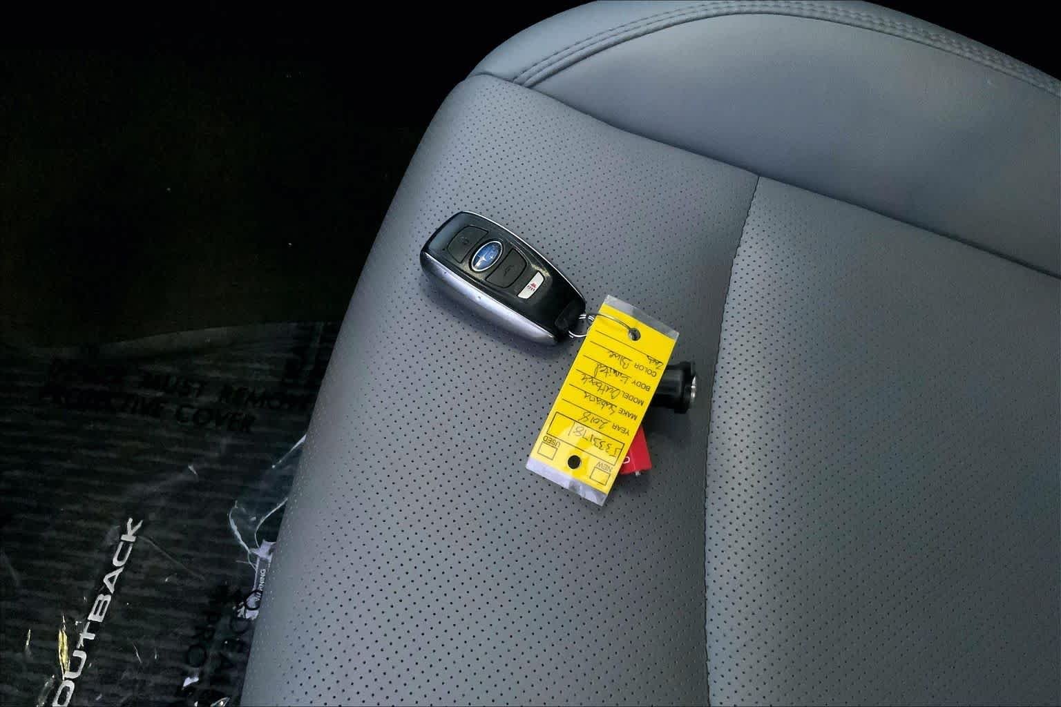 Used 2018 Twilight Blue Metallic Subaru Limited image 13
