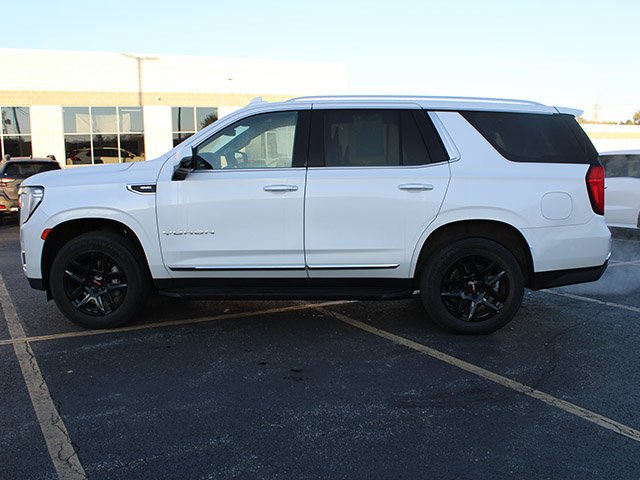 Used 2021 White Frost Tricoat GMC SLT image 7