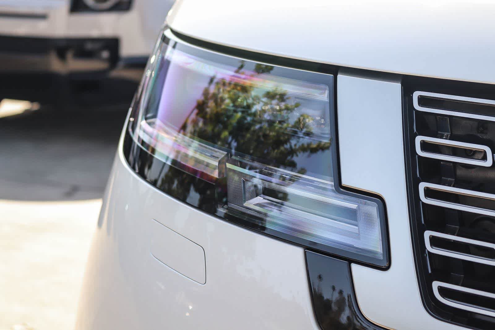 New 2026 Fuji White Land Rover SE image 10