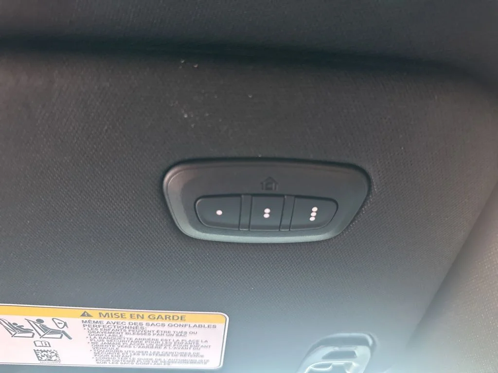 Used 2025 White Jeep Base image 20