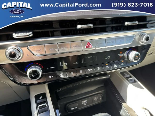 Used 2024 White Kia S image 30