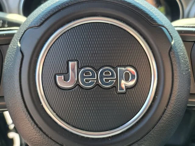 Used 2022 Green Jeep Sport image 31