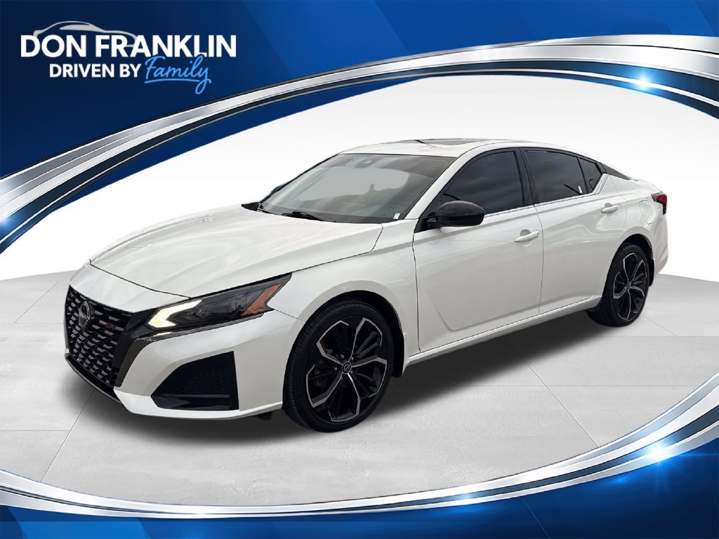 Used 2023 White Nissan 2.5 SR image 1