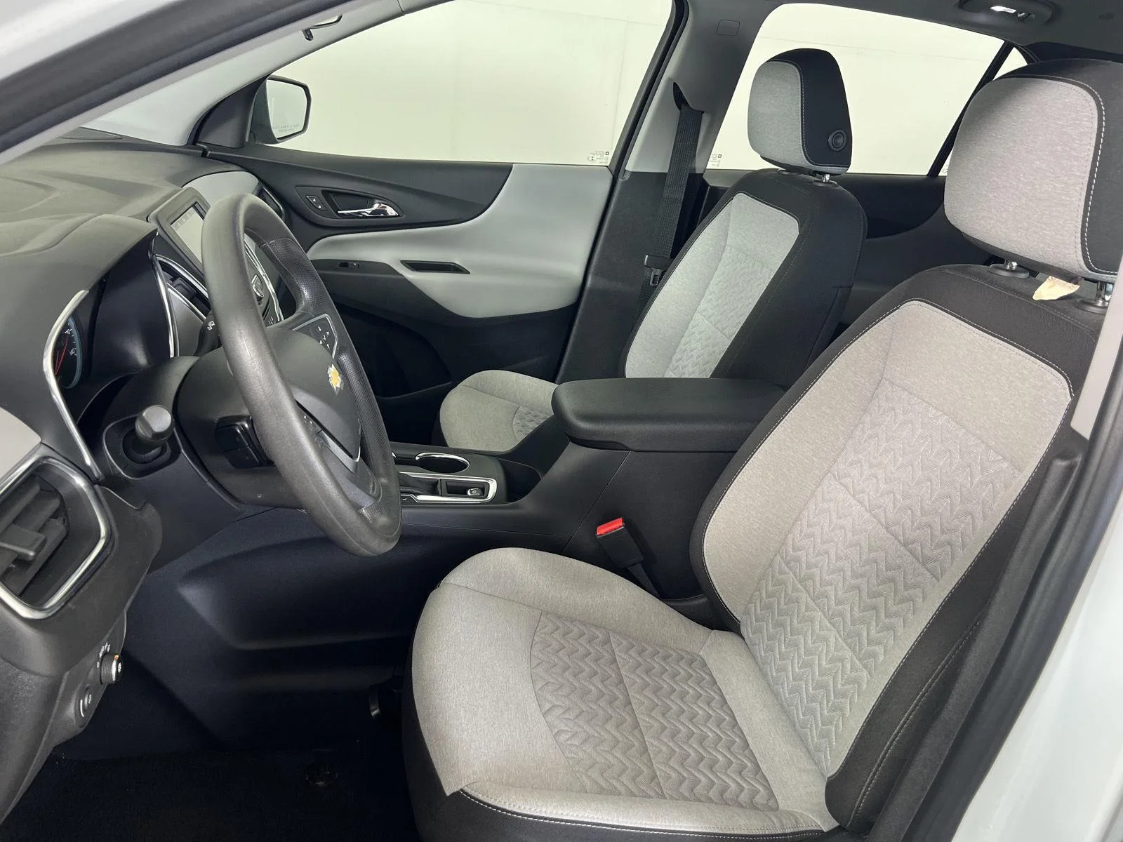 Used 2022 Summit White Chevrolet LS image 5