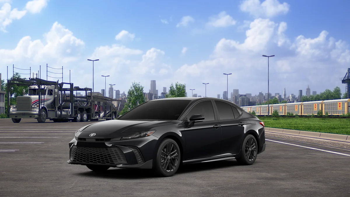 2026 Toyota Camry SE Hybrid's photo