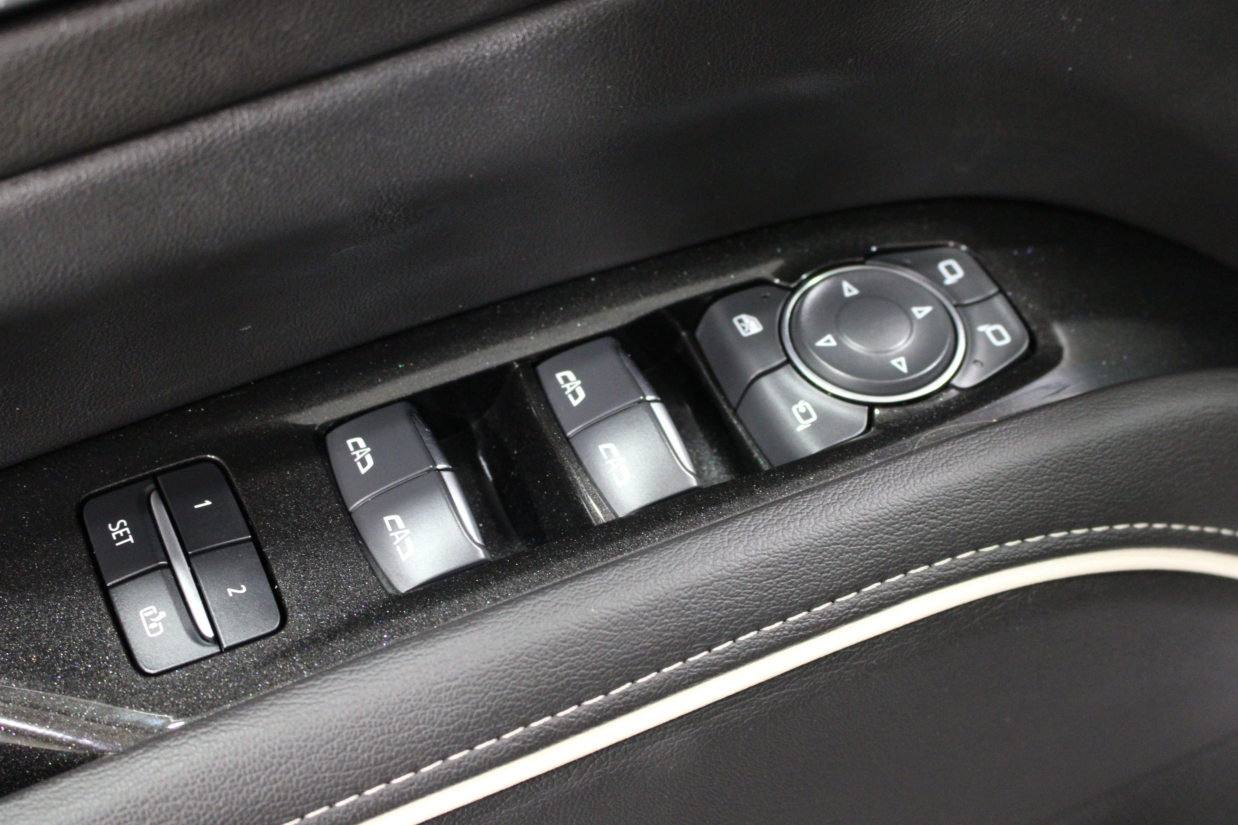 2024 Cadillac Escalade Premium Luxury - Photo 7