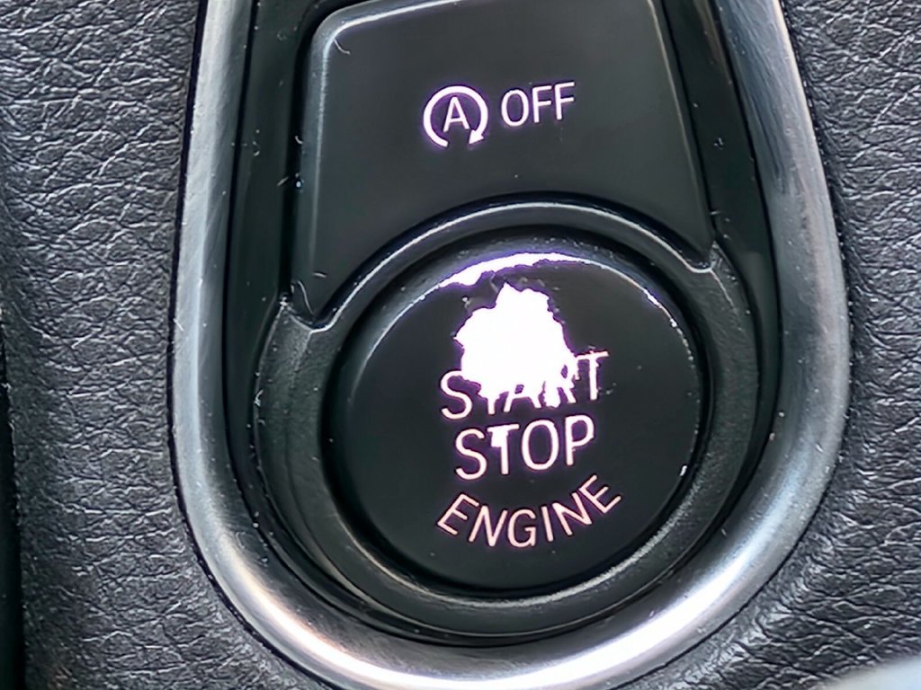 Used 2018 Gray BMW 320i xDrive image 26