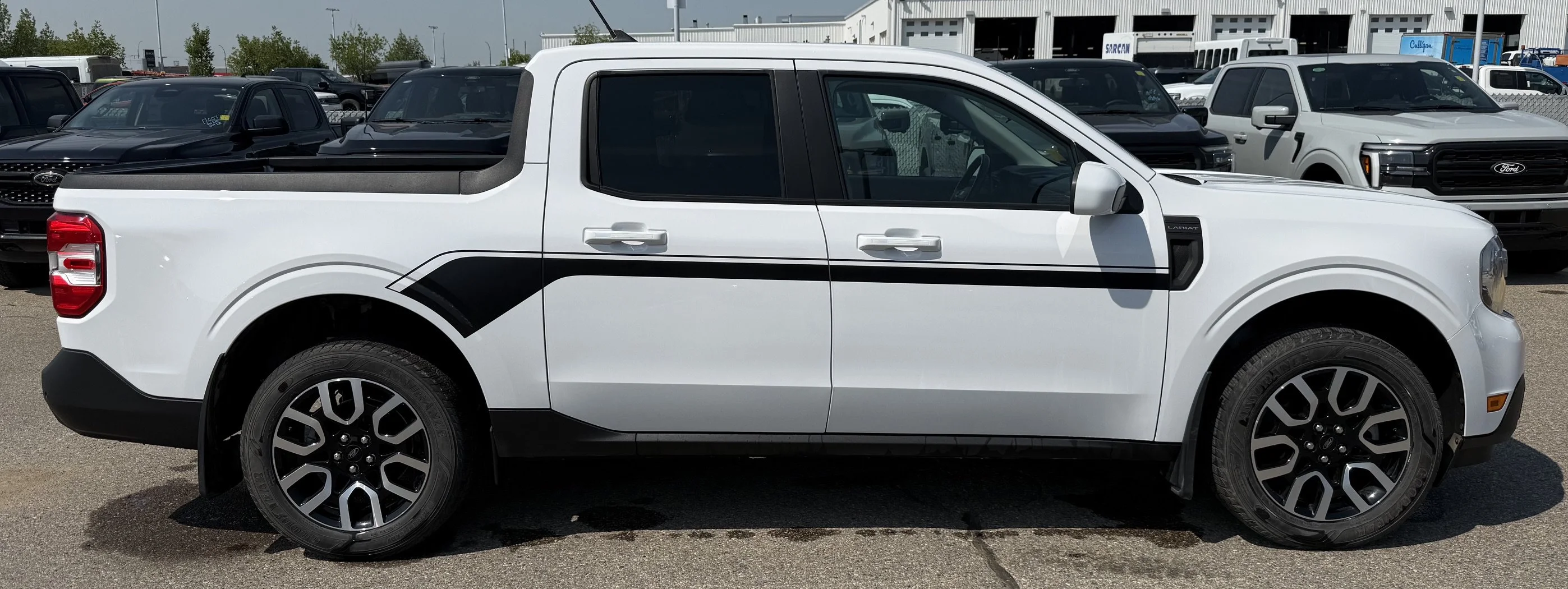 Used 2022 WHITE Ford LARIAT SuperCrew   AWD **New Arrival** image 6