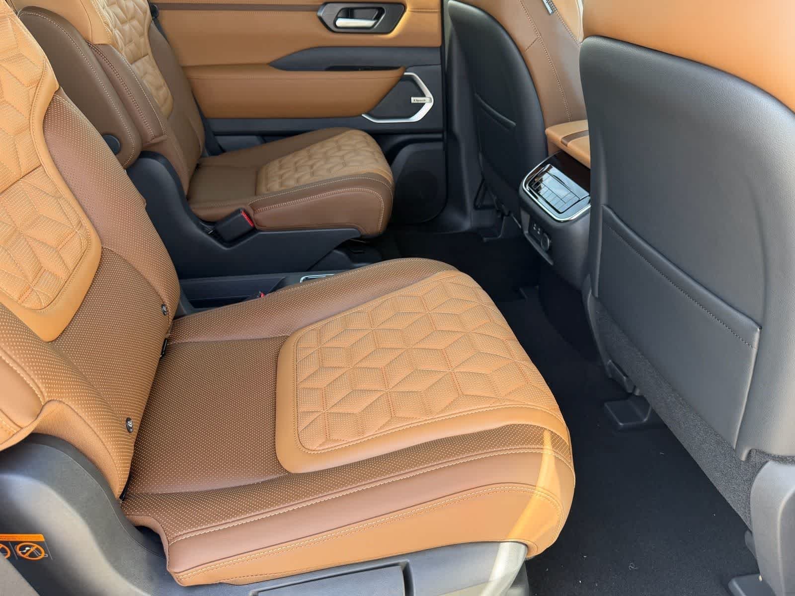 New 2026 Everest White TriCoat Nissan Platinum Reserve image 16