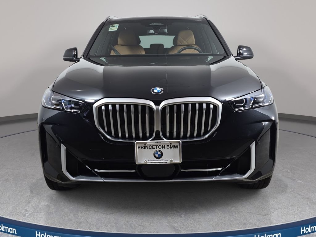 Used 2026 Black Sapphire Metallic BMW xDrive40i image 3