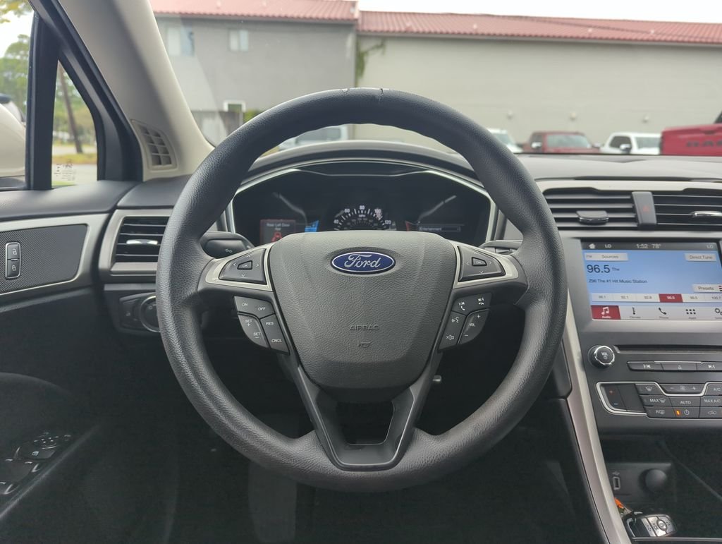 Used 2017 Gold Ford SE image 16